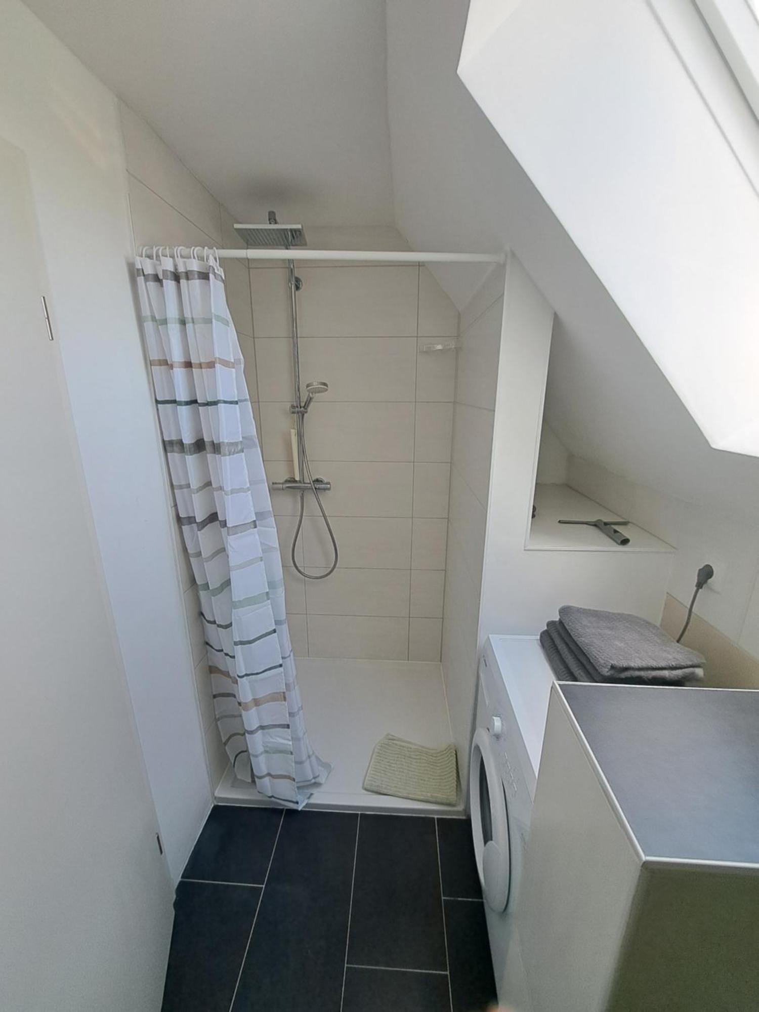 Wunderschoenes 2 Zimmer Apartment Inkl. Parkplatz Asbach  Exterior foto